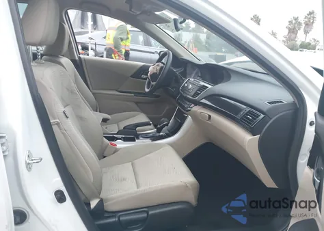 2016 Honda Accord Lx z USA, uszkodzony, nr VIN 1HGCR2F34GA141899